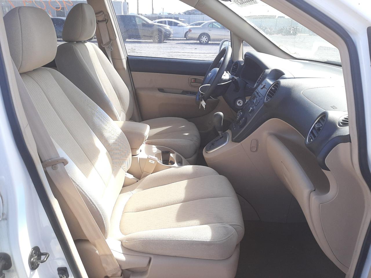 Photo 5 from auction – 2007 KIA RONDO BASE with VIN KNAFG525477064116