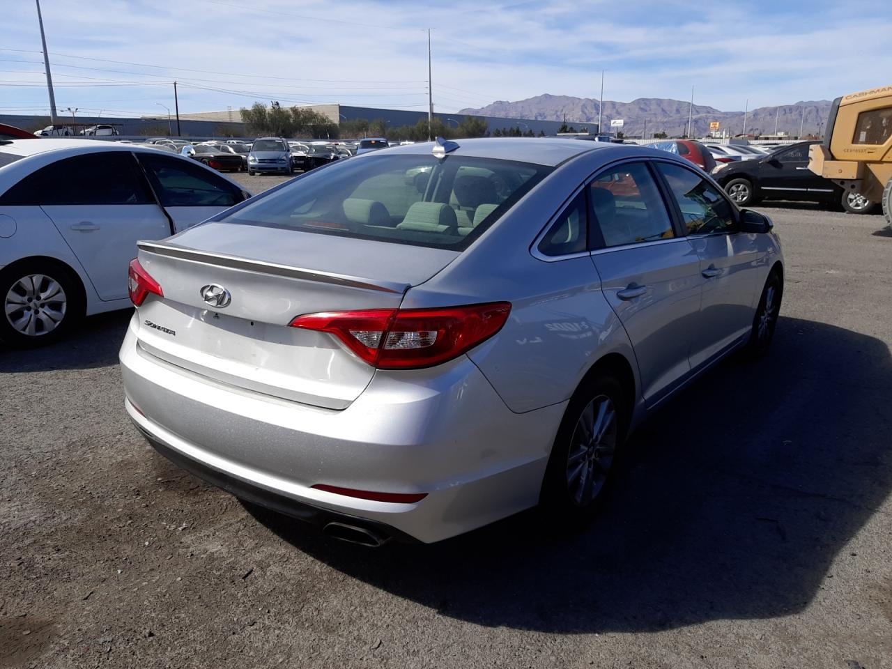 Photo 4 from auction – 2017 HYUNDAI SONATA SE with VIN 5NPE24AFXHH488091