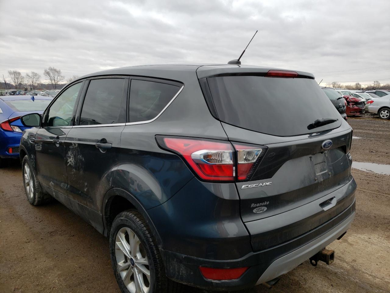 Photo 3 from auction – 2017 FORD ESCAPE SE with VIN 1FMCU9G94HUE15946