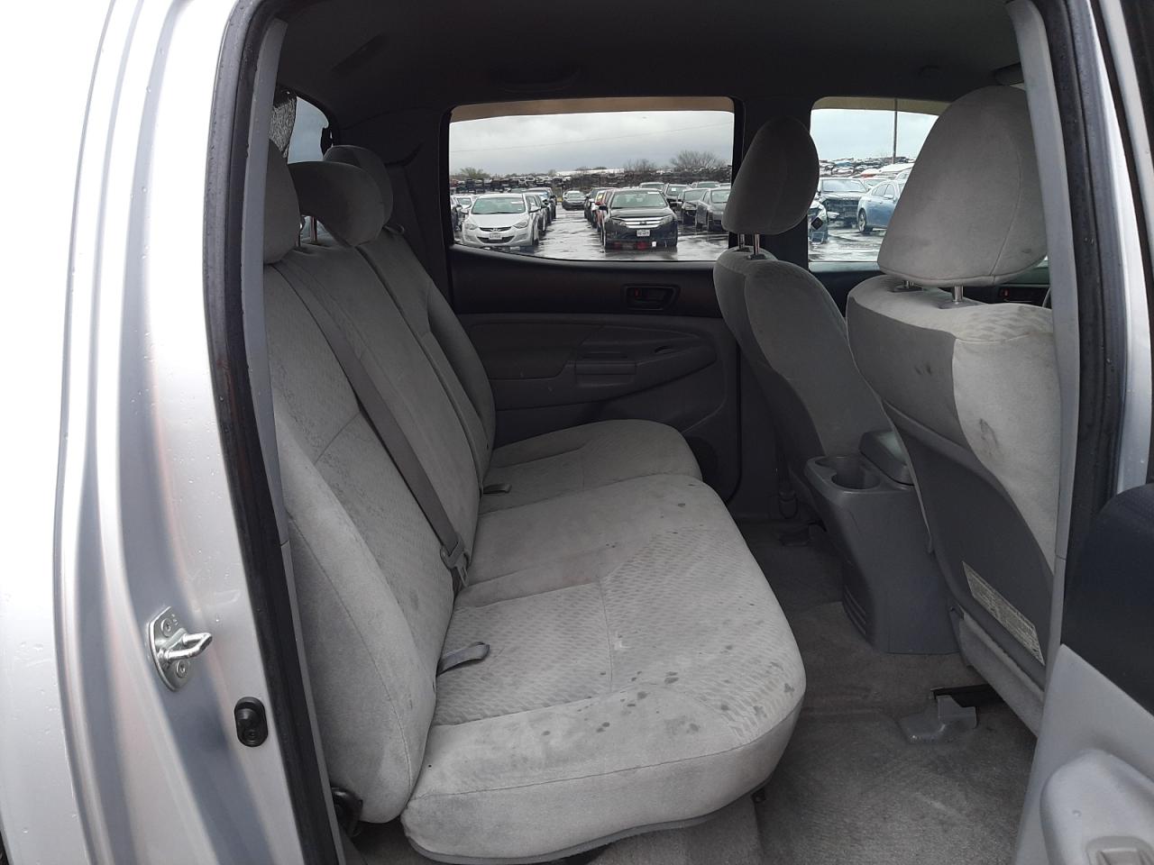 Photo 6 from auction – 2011 TOYOTA TACOMA DOU with VIN 5TFLU4EN7BX008460
