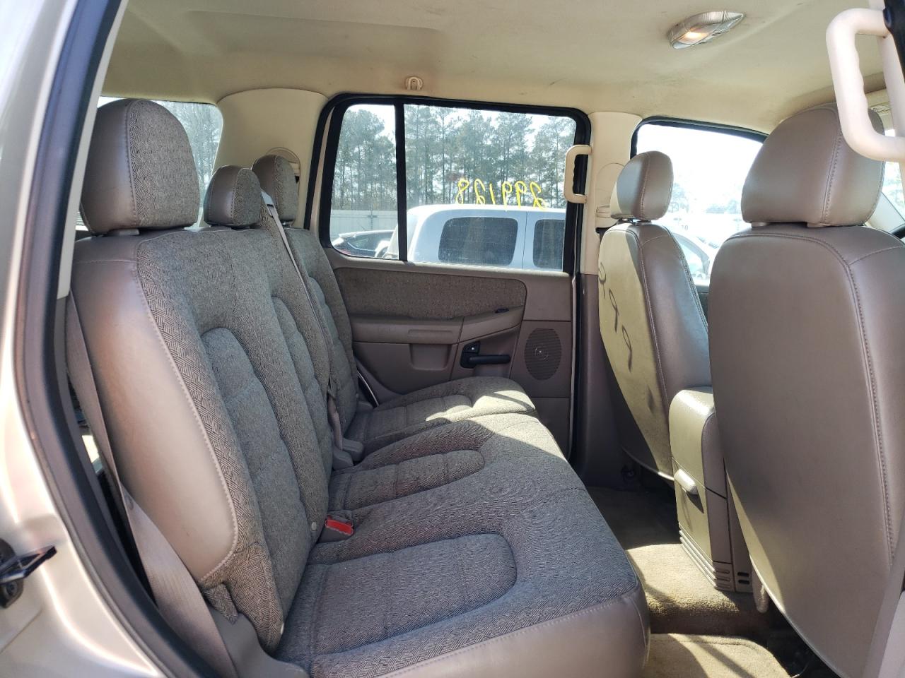 Photo 6 from auction – 2004 FORD EXPLORER X with VIN 1FMZU62KX4ZA66128