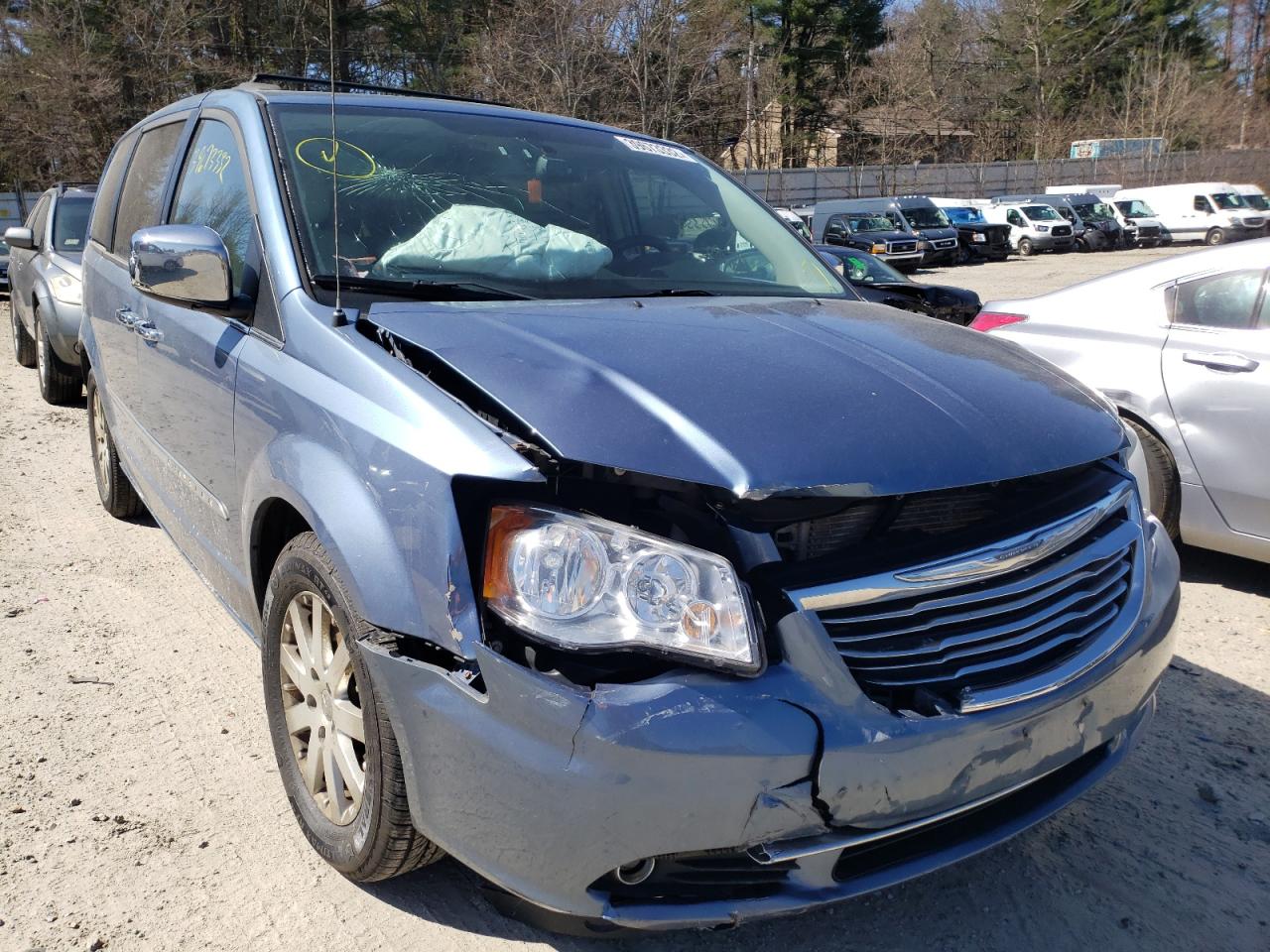 CHRYSLER TOWN & COU 2012 with VIN 2C4RC1CG9CR137655 - Photo from auction