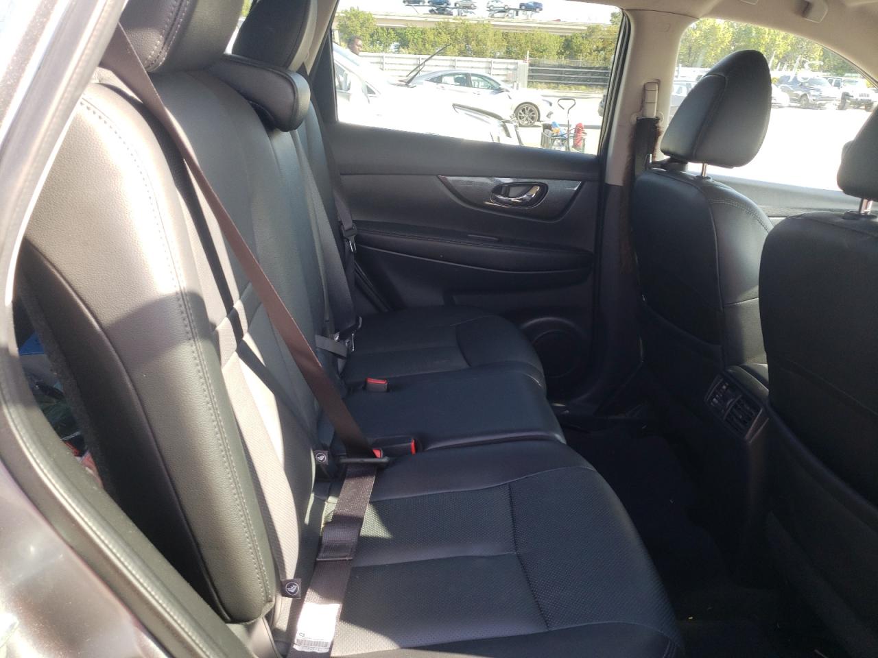 Photo 6 from auction – 2016 NISSAN ROGUE S with VIN KNMAT2MV5GP670027