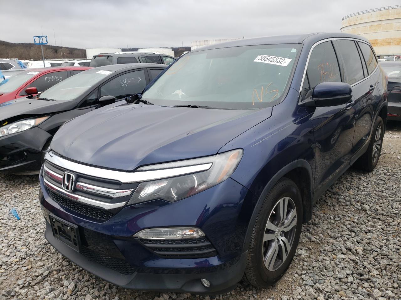 Photo 2 from auction – 2016 HONDA PILOT EX with VIN 5FNYF6H30GB117656