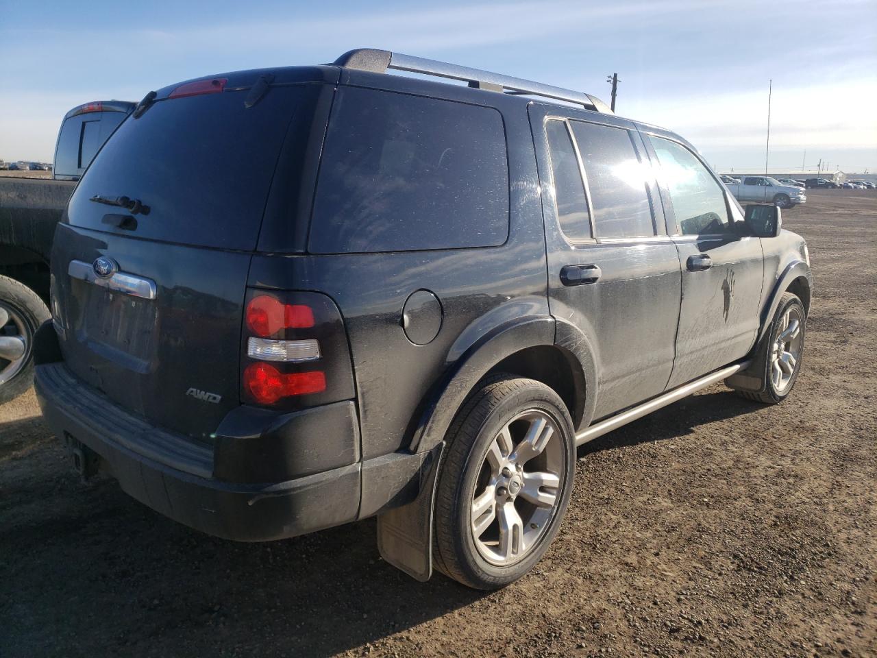Photo 4 from auction – 2010 FORD EXPLORER L with VIN 1FMEU8F81AUA53608