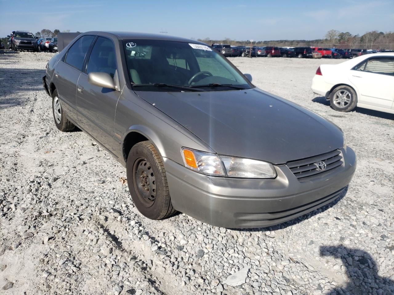 TOYOTA CAMRY CE 1997 with VIN 4T1BG22K4VU173384 - Photo from auction
