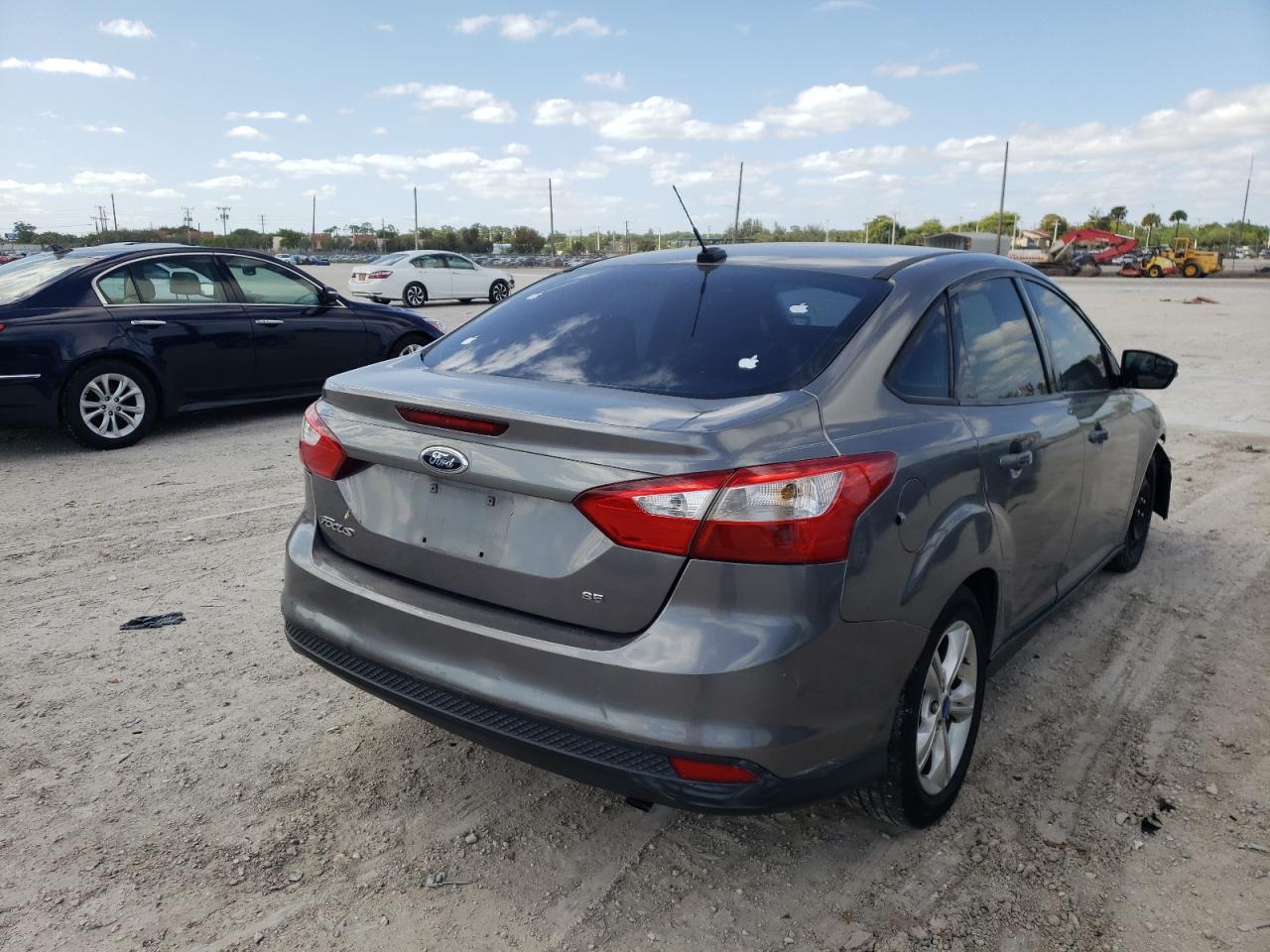 Photo 4 from auction – 2013 FORD FOCUS SE with VIN 1FADP3F29DL315302