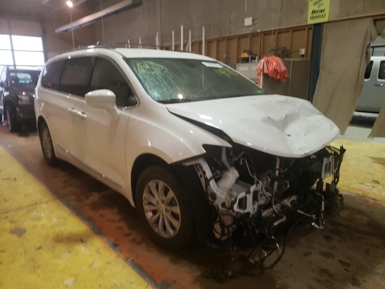 CHRYSLER PACIFICA T 2018 con VIN 2C4RC1BG1JR148745 - Foto de la subasta