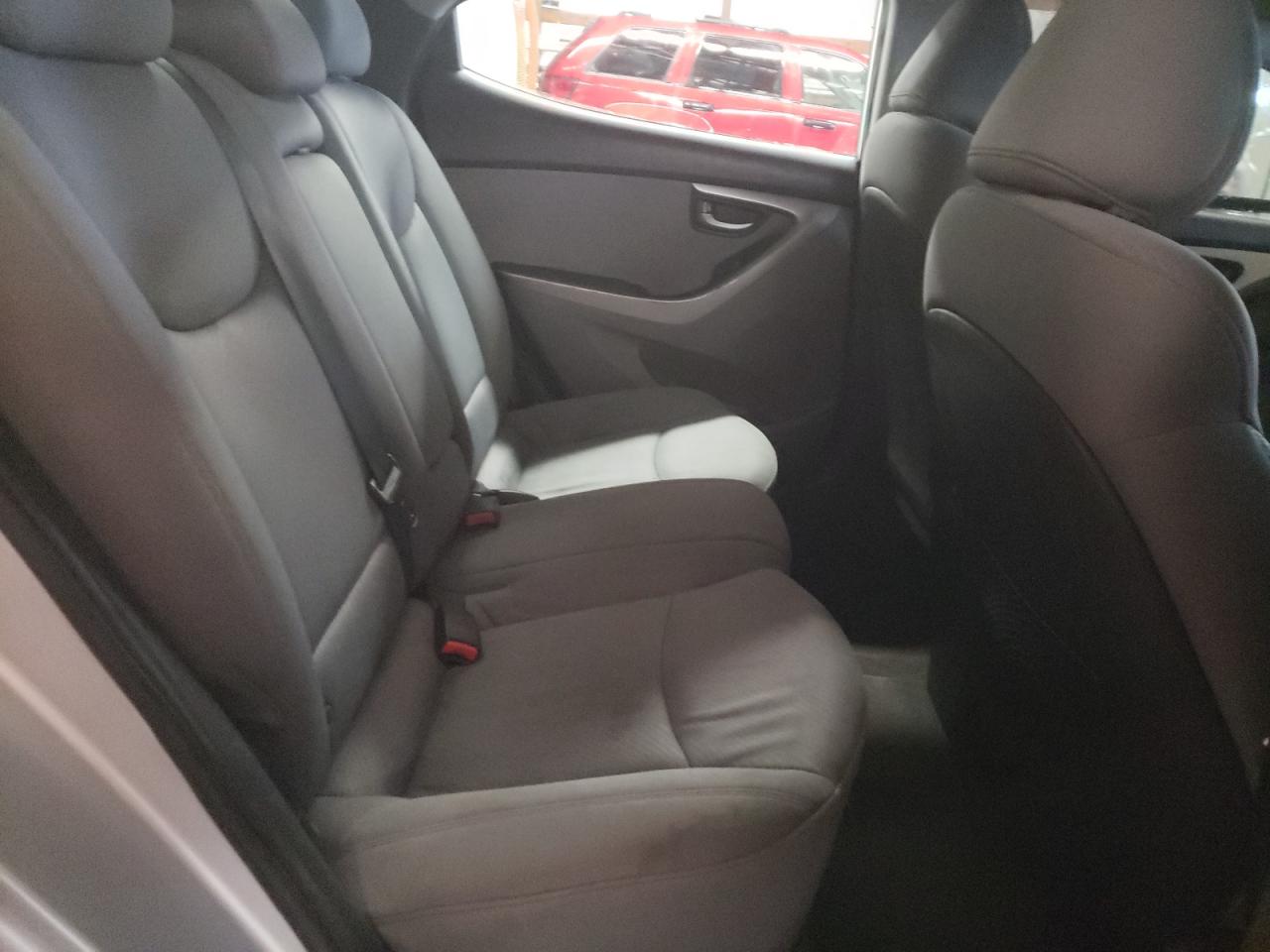 Photo 6 from auction – 2012 HYUNDAI ELANTRA GL with VIN 5NPDH4AE8CH112175