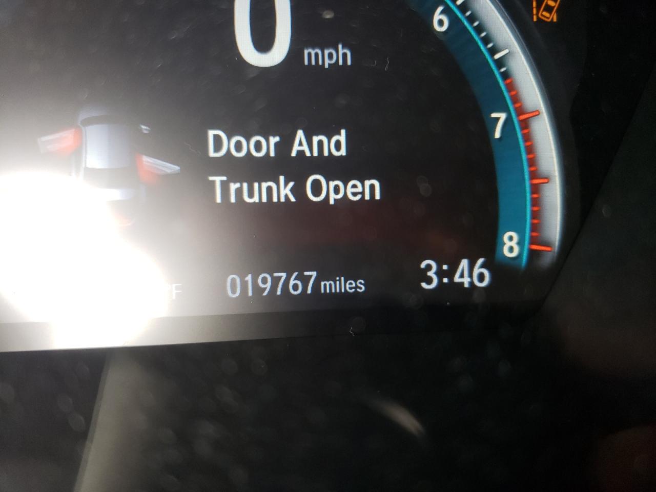Photo 8 from auction – 2019 HONDA CIVIC LX with VIN 2HGFC2F63KH530956