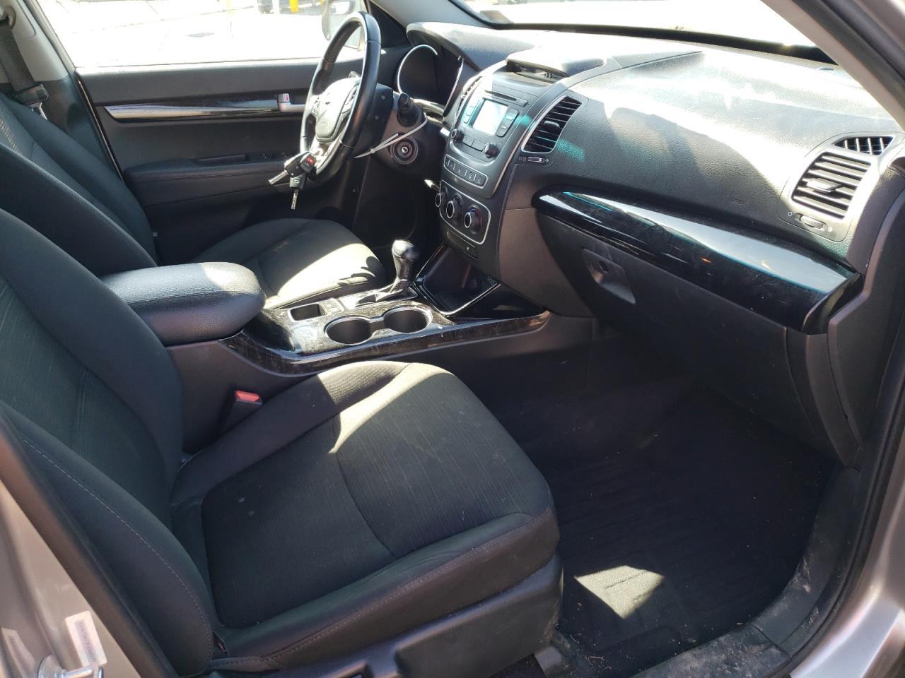 Photo 5 from auction – 2015 KIA SORENTO LX with VIN 5XYKTDA73FG568197