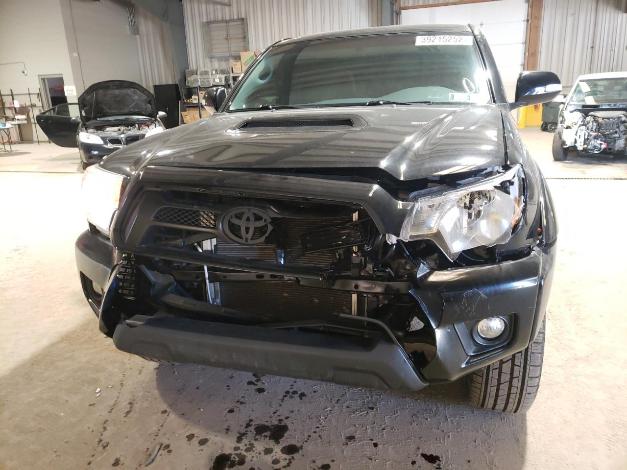 Photo 9 from auction – 2015 TOYOTA TACOMA DOU with VIN 3TMLU4EN3FM173580