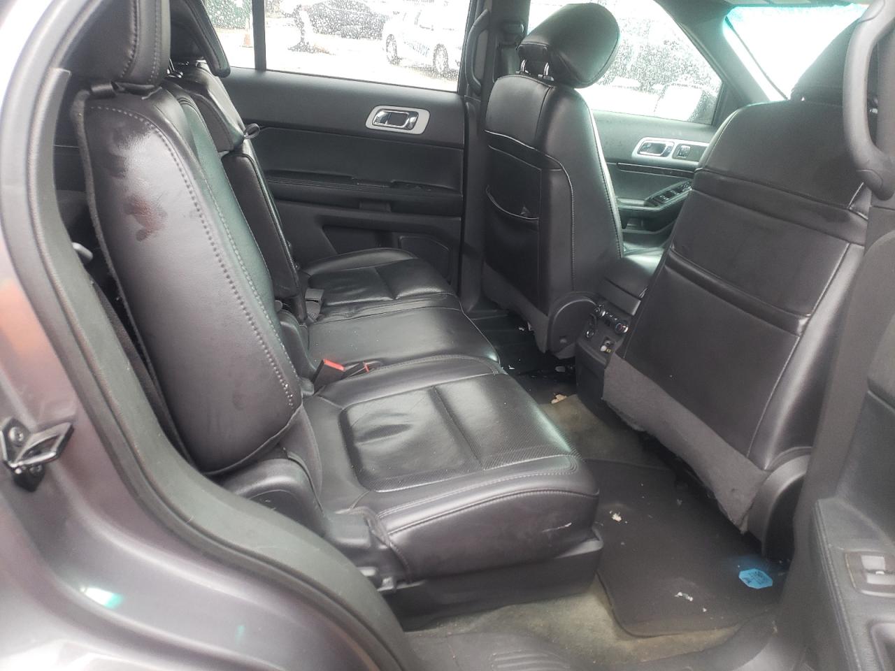 Photo 6 from auction – 2013 FORD EXPLORER L with VIN 1FM5K8F82DGC14976