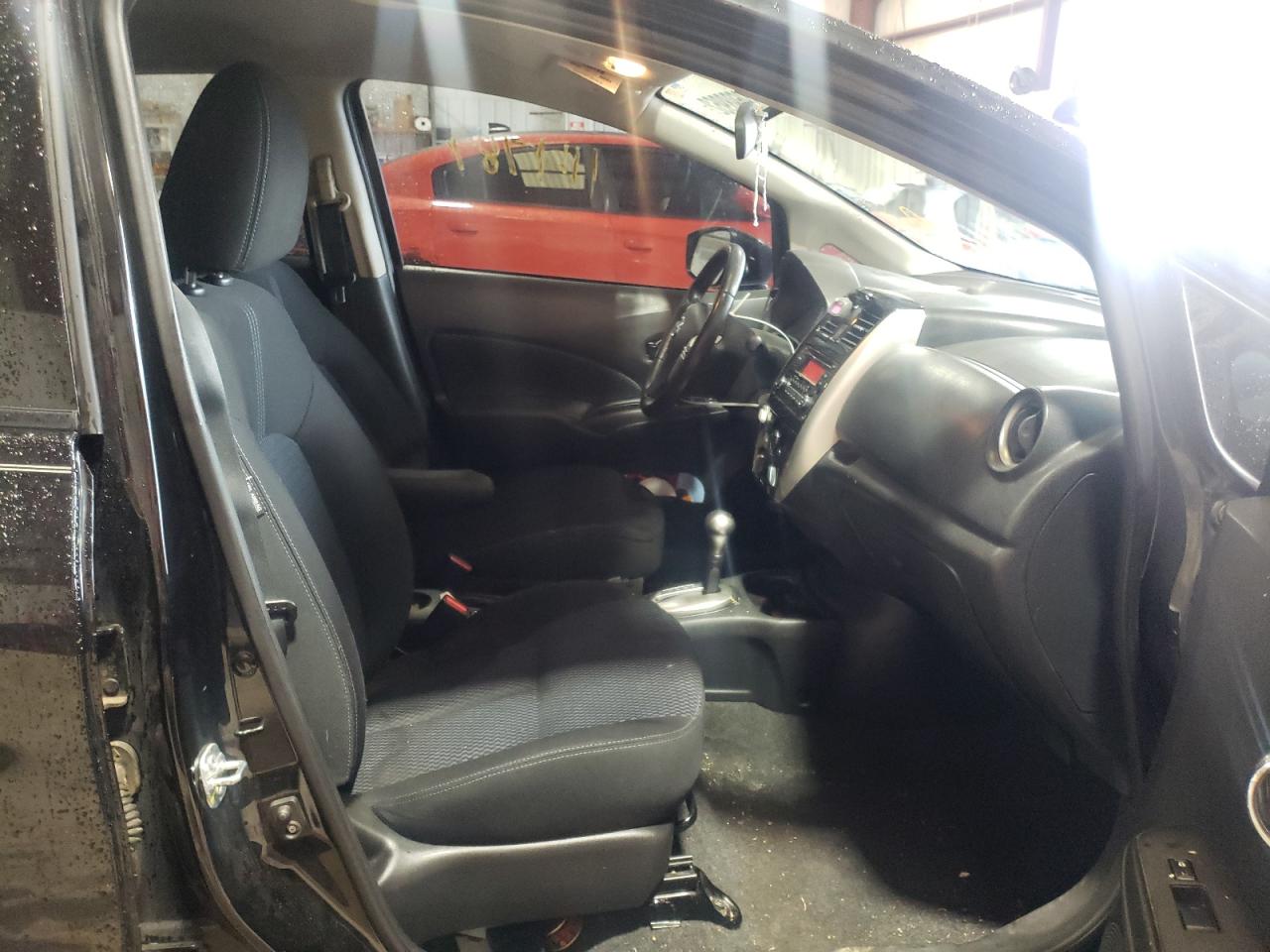 Photo 5 from auction – 2015 NISSAN VERSA NOTE with VIN 3N1CE2CP1FL439001