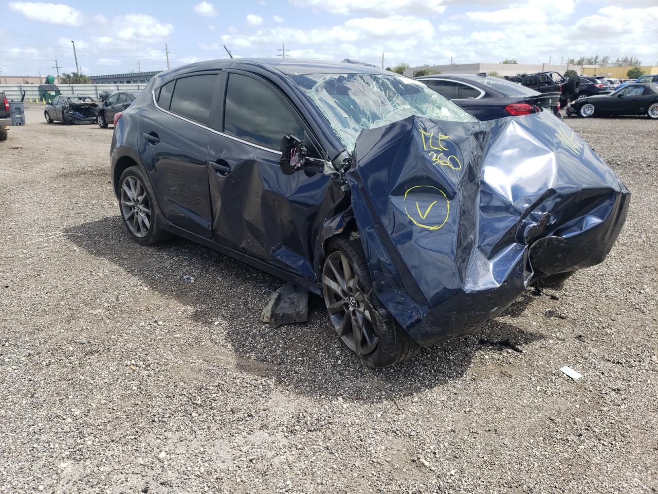 MAZDA 3 TOURING 2018 with VIN 3MZBN1L35JM250304 - Photo from auction