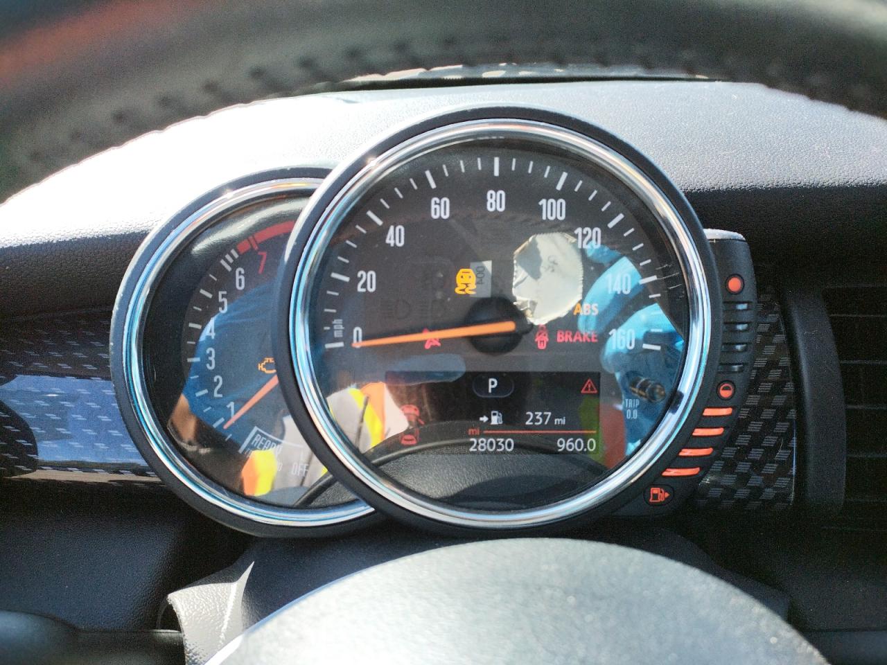 Photo 8 from auction – 2016 MINI COOPER S with VIN WMWXP7C59G2A44054