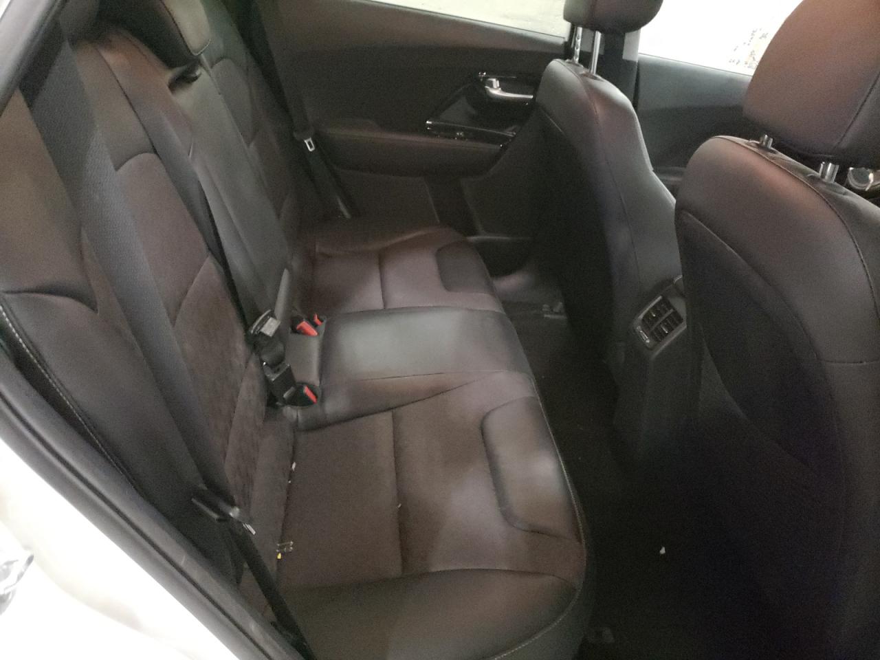 Photo 6 from auction – 2017 KIA NIRO EX with VIN KNDCC3LC7H5050839