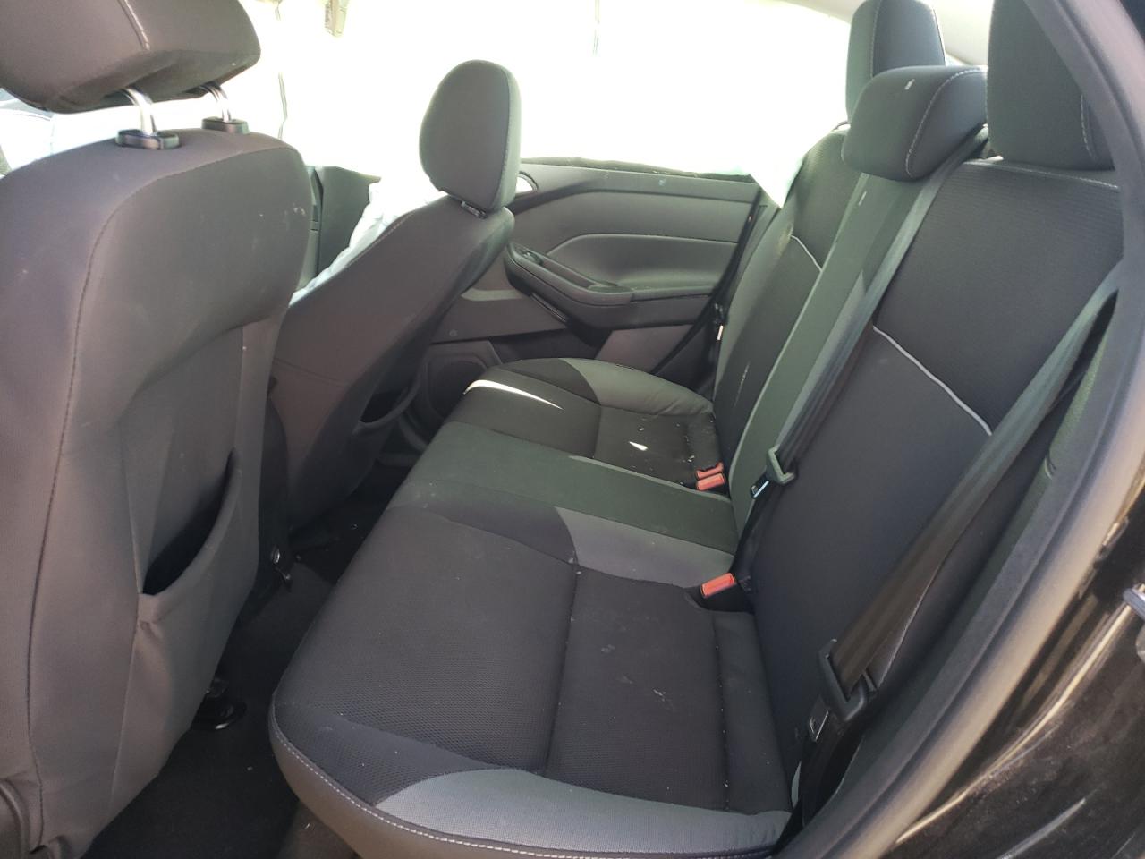 Photo 6 from auction – 2014 FORD FOCUS SE with VIN 1FADP3F21EL416349