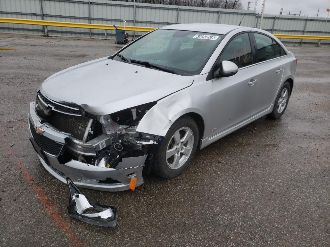 Photo 2 from auction – 2014 CHEVROLET CRUZE LT with VIN 1G1PC5SB3E7445082