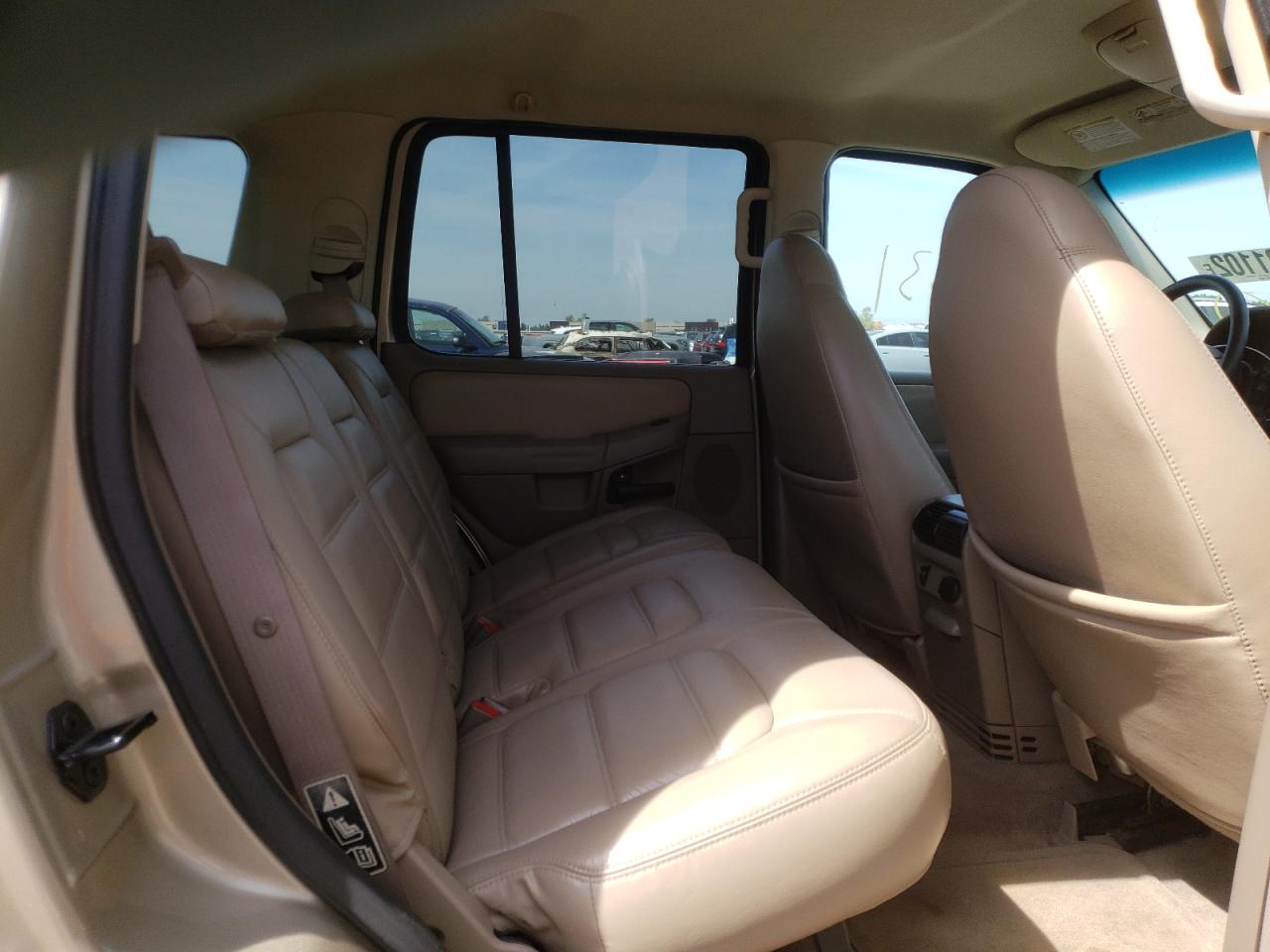 Photo 6 from auction – 2002 FORD EXPLORER X with VIN 1FMZU63E62ZB46998