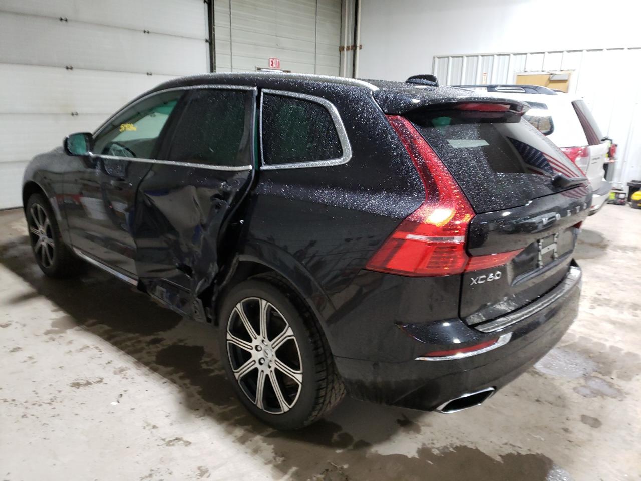 Photo 3 from auction – 2018 VOLVO XC60 with VIN YV4A22RL4J1076787