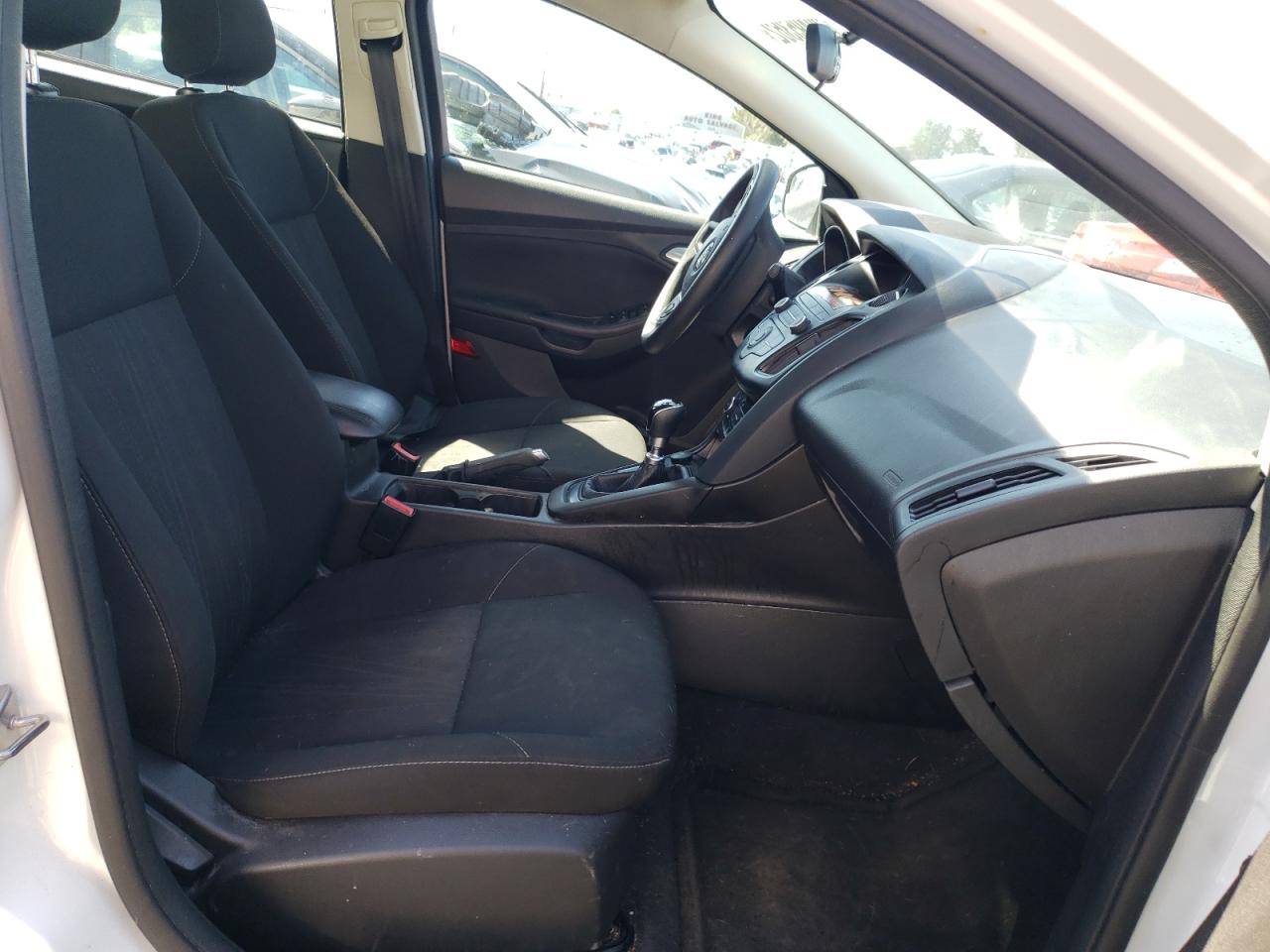 Photo 5 from auction – 2018 FORD FOCUS SE with VIN 1FADP3FE5JL238370