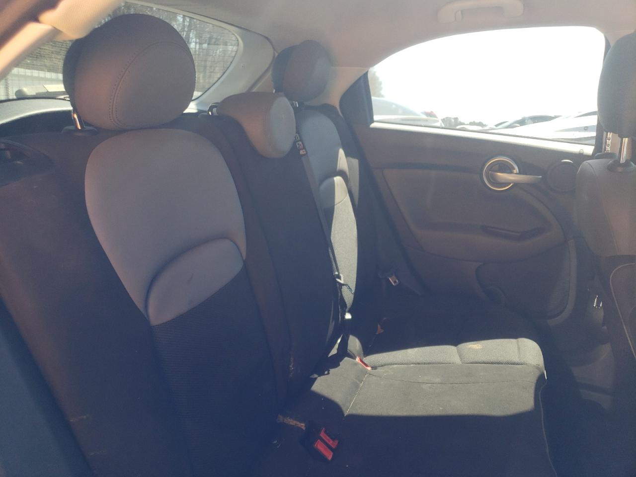 Photo 6 from auction – 2016 FIAT 500X EASY with VIN ZFBCFXBT2GP368180