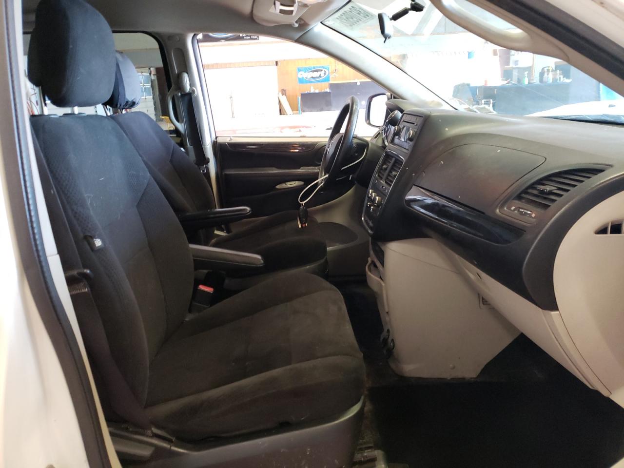 Photo 5 from auction – 2013 DODGE GRAND CARA with VIN 2C4RDGBG1DR516846