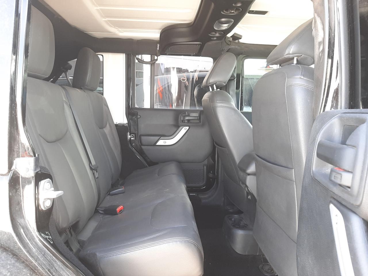 Photo 6 from auction – 2017 JEEP WRANGLER U with VIN 1C4BJWFG8HL538663