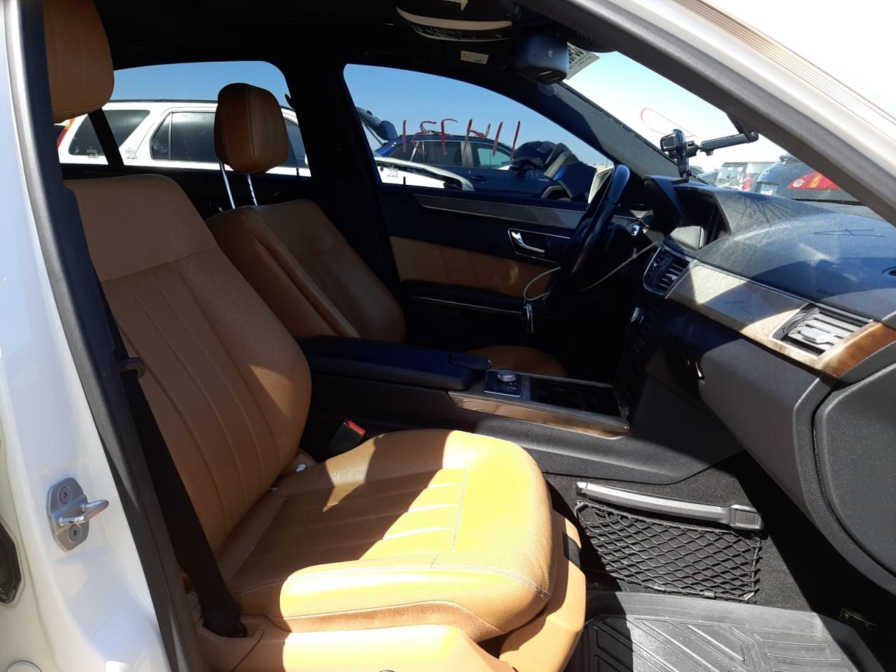 Photo 5 from auction – 2011 MERCEDES-BENZ E 550 with VIN WDDHF7CB6BA430030