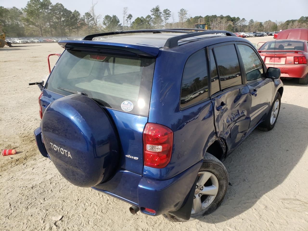 Photo 4 from auction – 2004 TOYOTA RAV4 with VIN JTEHD20V946007431