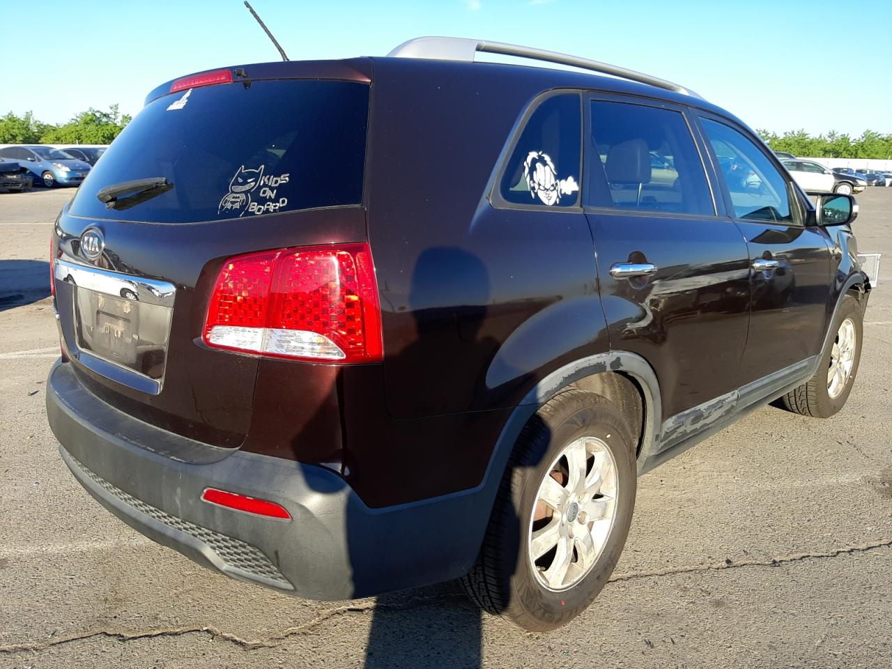 Photo 4 from auction – 2013 KIA SORENTO LX with VIN 5XYKTDA28DG311909