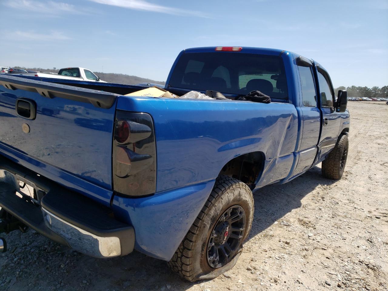 Photo 9 from auction – 2003 CHEVROLET SILVERADO with VIN 2GCEC19V831141621