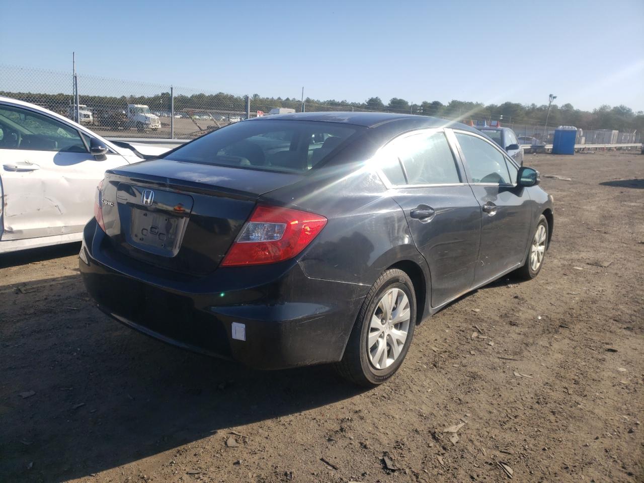 Photo 4 from auction – 2012 HONDA CIVIC with VIN 2HGFB2F52CH560221