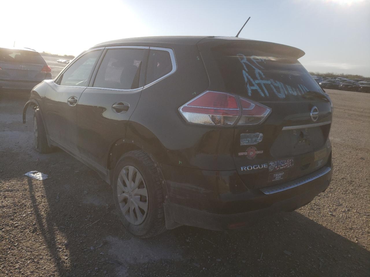 Photo 3 from auction – 2016 NISSAN ROGUE S with VIN 5N1AT2MT4GC843022