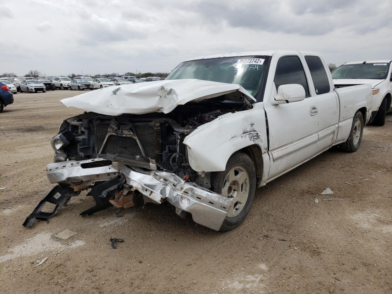 Photo 2 from auction – 2004 CHEVROLET SILVERADO with VIN 2GCEC19V641200408