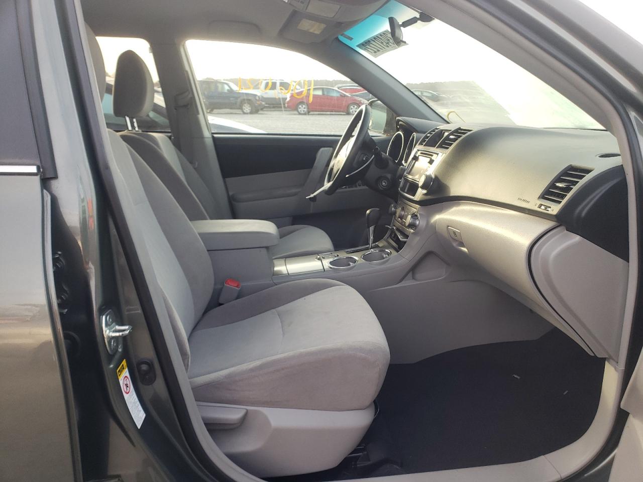 Photo 5 from auction – 2013 TOYOTA HIGHLANDER with VIN 5TDZA3EH3DS035350