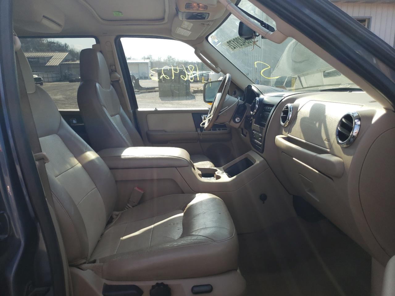 Photo 5 from auction – 2006 FORD EXPEDITION with VIN 1FMFU185X6LA33840