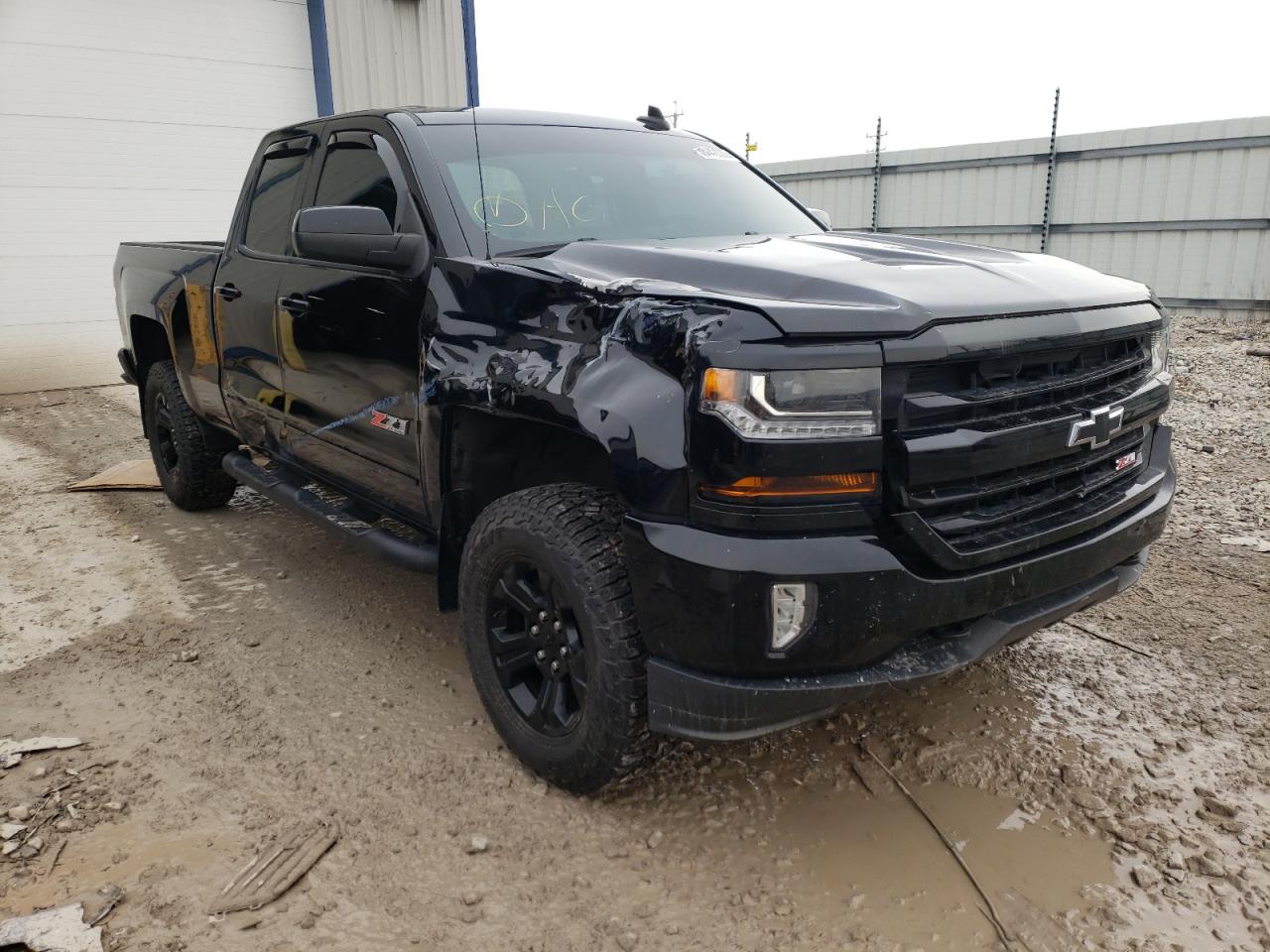 CHEVROLET SILVERADO 2017 with VIN 1GCVKREC0HZ302189 - Photo from auction