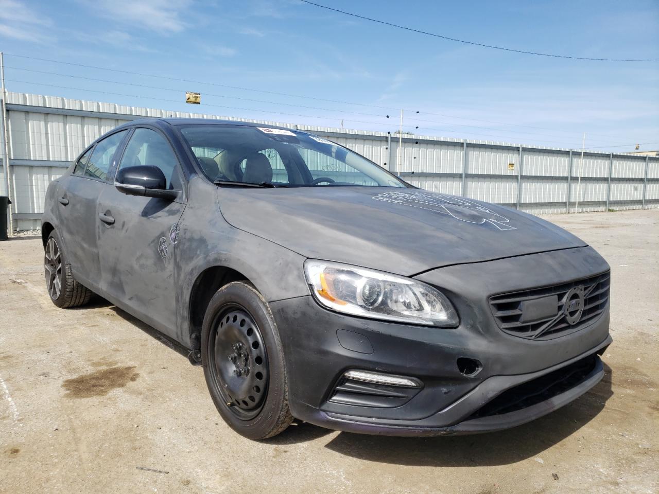 VOLVO S60 DYNAMI 2018 with VIN YV126MFL7J2465567 - Photo from auction