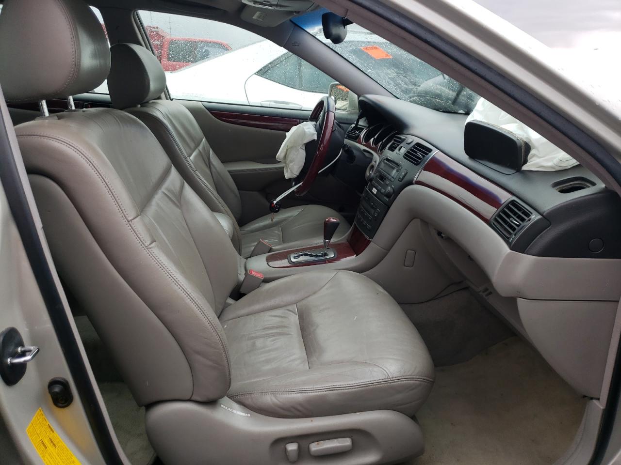 Photo 5 from auction – 2003 LEXUS ES 300 with VIN JTHBF30GX30107503