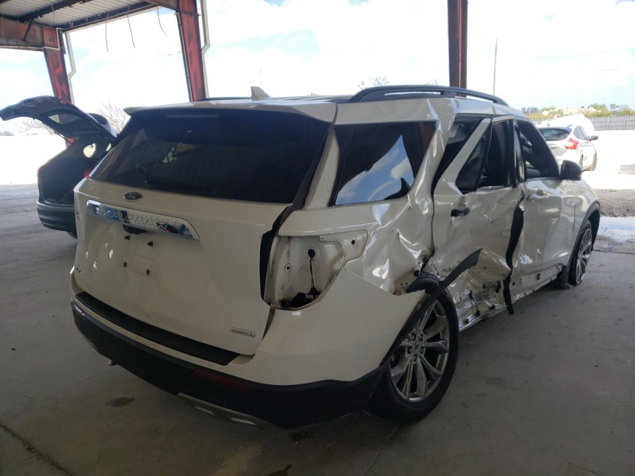 Photo 4 from auction – 2020 FORD EXPLORER X with VIN 1FMSK7DHXLGB39085