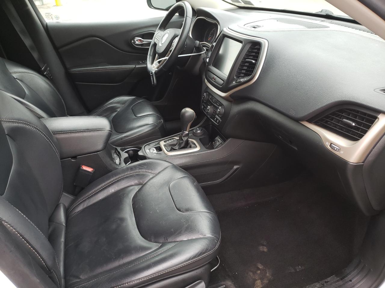 Photo 5 from auction – 2015 JEEP CHEROKEE L with VIN 1C4PJMDBXFW652130