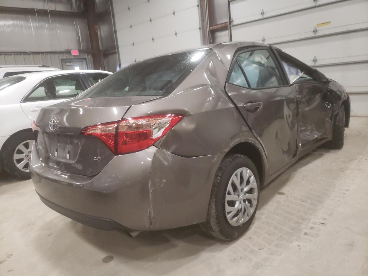 Photo 4 from auction – 2017 TOYOTA COROLLA L with VIN 2T1BURHE5HC890384