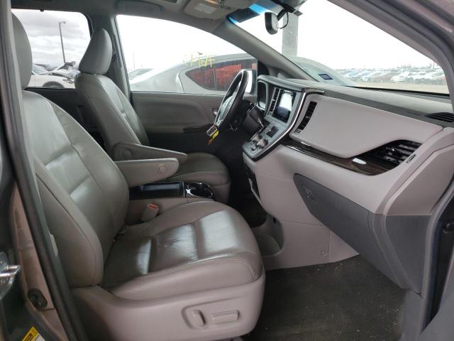 Photo 5 from auction – 2017 TOYOTA SIENNA XLE with VIN 5TDYZ3DC6HS829792
