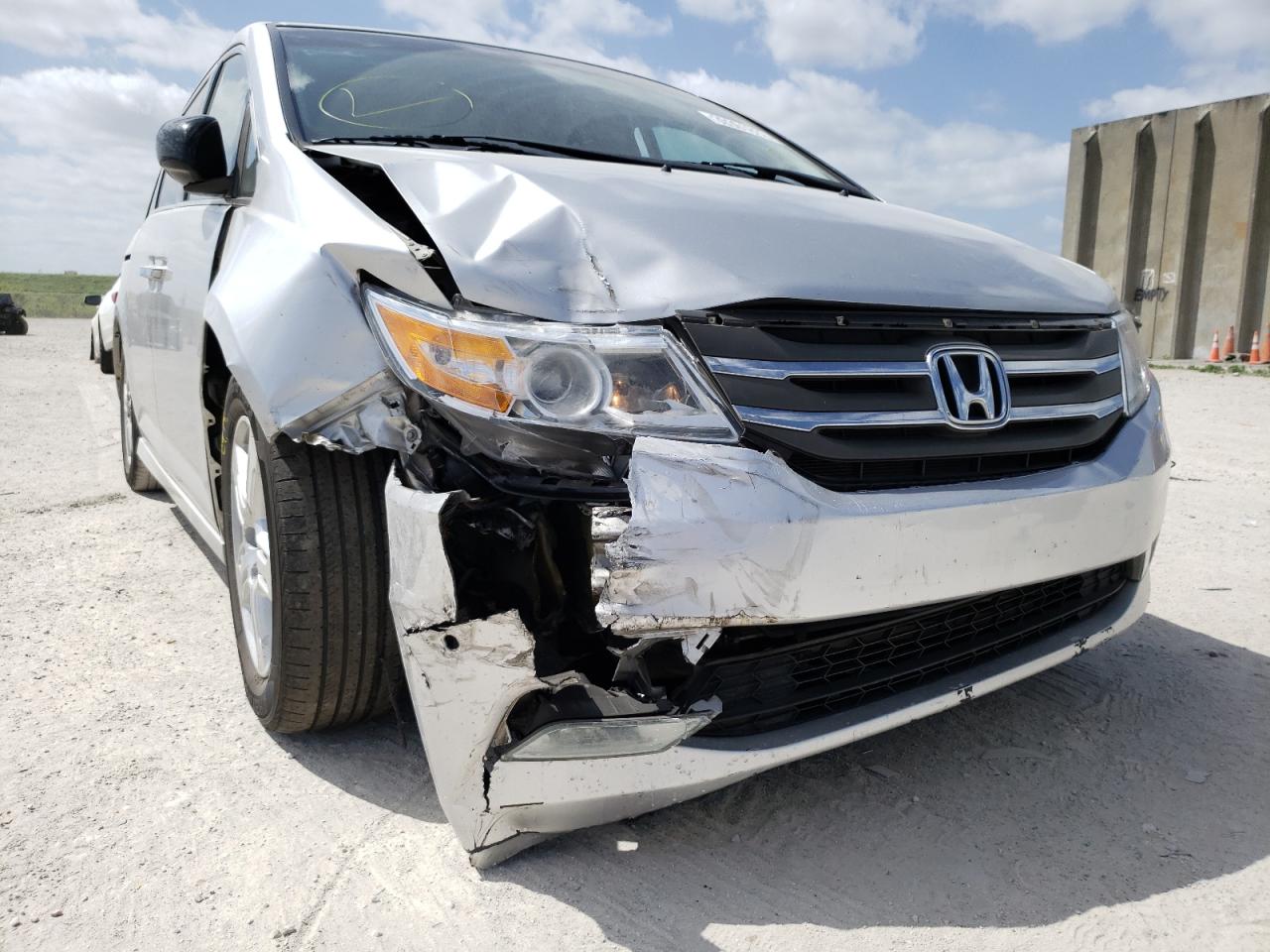 Photo 9 from auction – 2012 HONDA ODYSSEY TO with VIN 5FNRL5H90CB066469