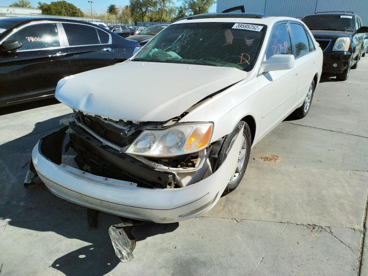 Photo 2 from auction – 2000 TOYOTA AVALON XL with VIN 4T1BF28B4YU051719