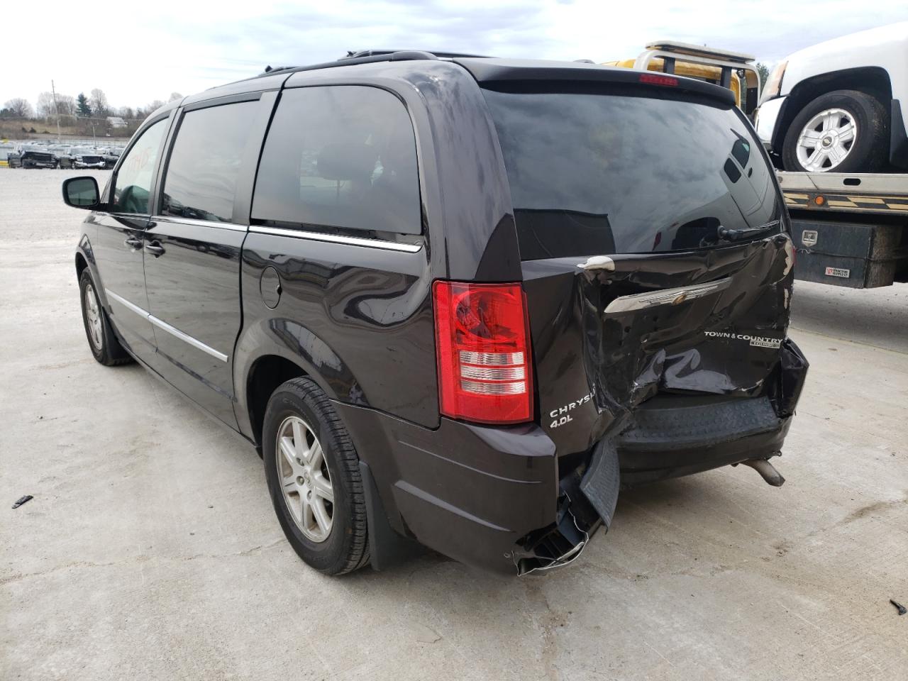 Photo 3 from auction – 2010 CHRYSLER TOWN & COU with VIN 2A4RR8DXXAR361112