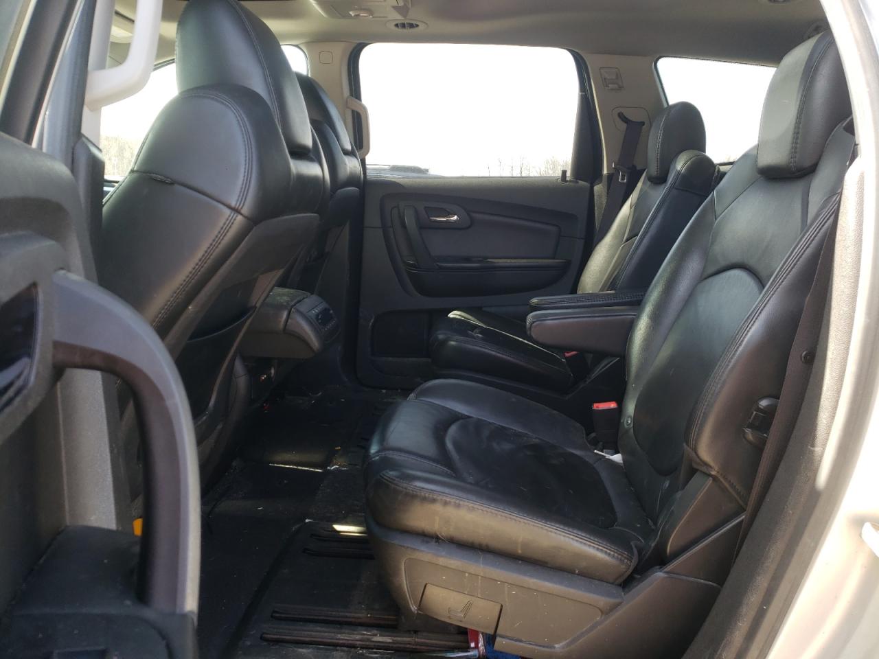 Photo 6 from auction – 2010 CHEVROLET TRAVERSE L with VIN 1GNLVGED8AS126221