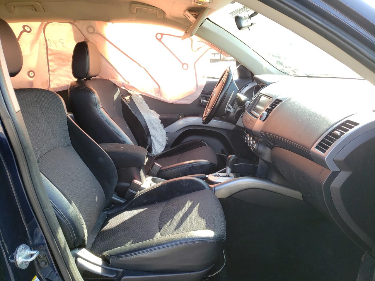 Photo 5 from auction – 2013 MITSUBISHI OUTLANDER with VIN JA4JT5AX5DU014618